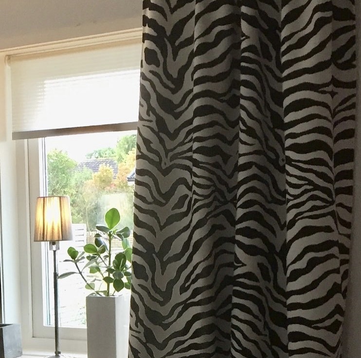 Zebra tyg - Vi Möbler – Inredning, design och möbler på nätet