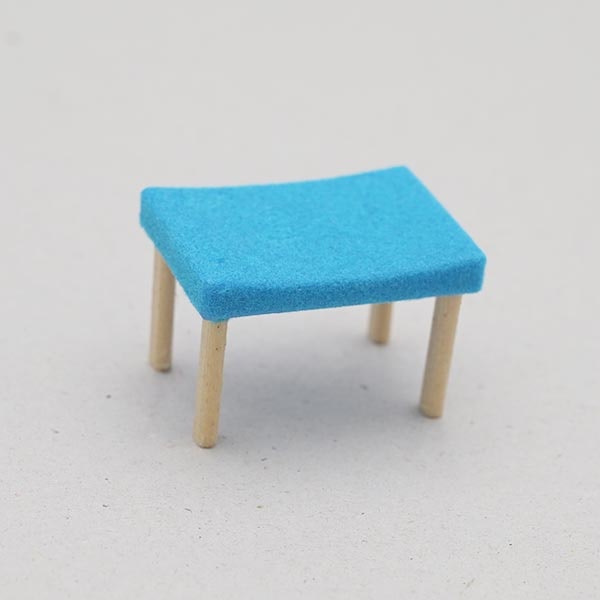 Liten fyrkantig pall Flock 1:18