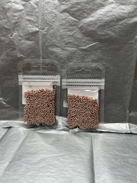 Seed beads i färgen guld