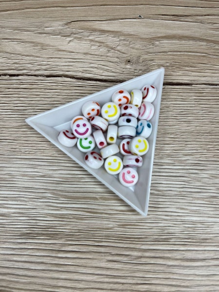 Akrylpärla Smiley 10 mm, Vit/Färgmix (25st)