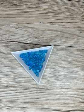 1 / 2 Syntetisk Sten Chip 5-10 mm, Turkos (10g)