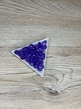 Lila slipade droppar, akryl