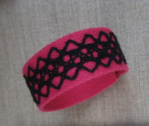 Axelina: 2x20 cm (armband)