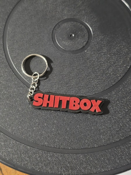 Shitbox Nyckelring – För bilen som kämpar vidare