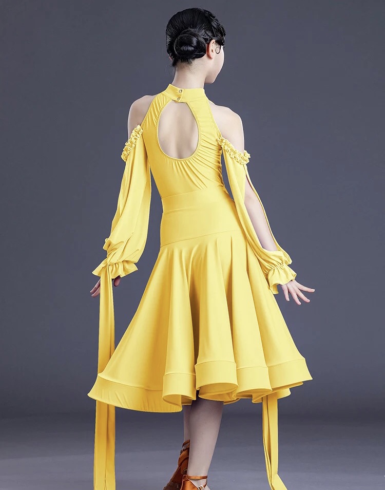 Standardklänning gul strl 160 cm