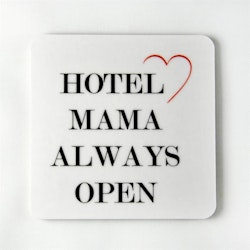 Magnet Hotel Mama