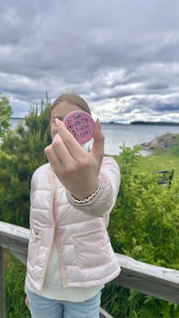 Fickspegel - Hon dansar vidare i livet