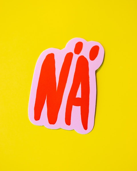 NÄ