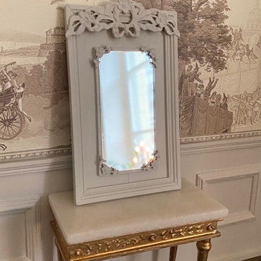 Gustavianskgrå spegel