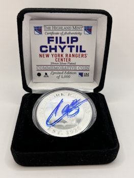 Signerat silver pläterat mynt av Filip Chytil New York Rangers