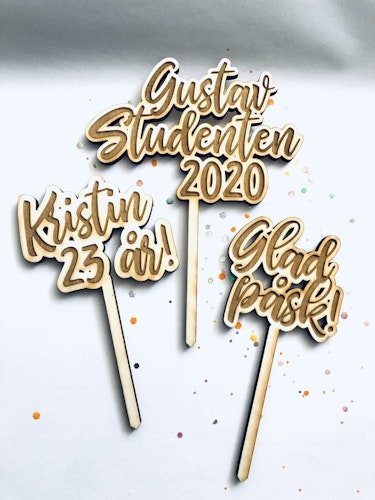 Cake topper, egen text - trä med gravyr