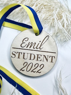 Student 2022 - trä - eget namn