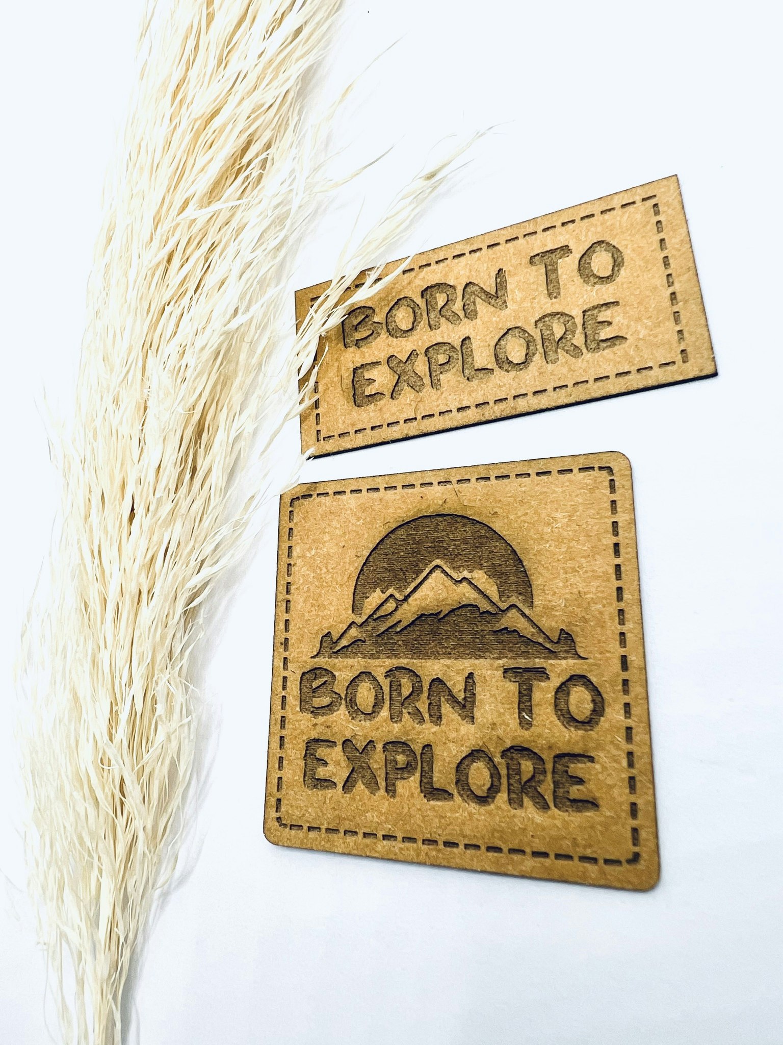 Born to explore - Etiketter i konstläder