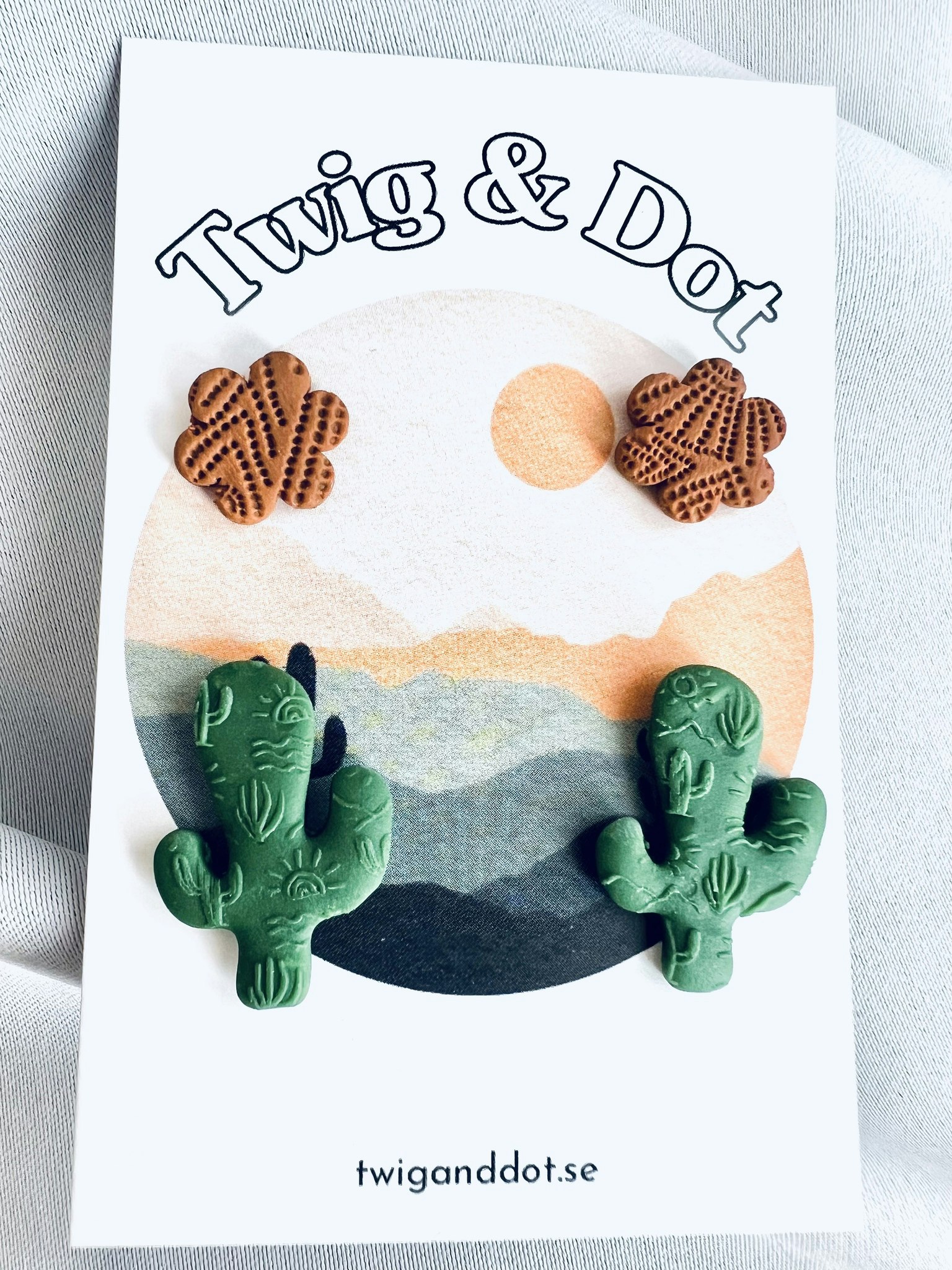 Green Cactus Cactus + Terracotta boho flower