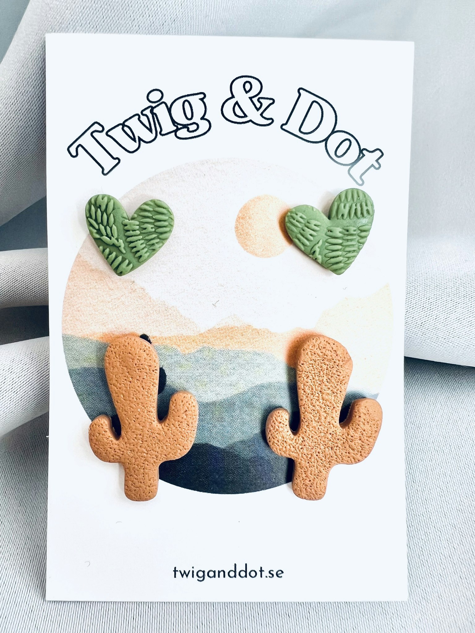 Sandy Cactus + Canyon green heart