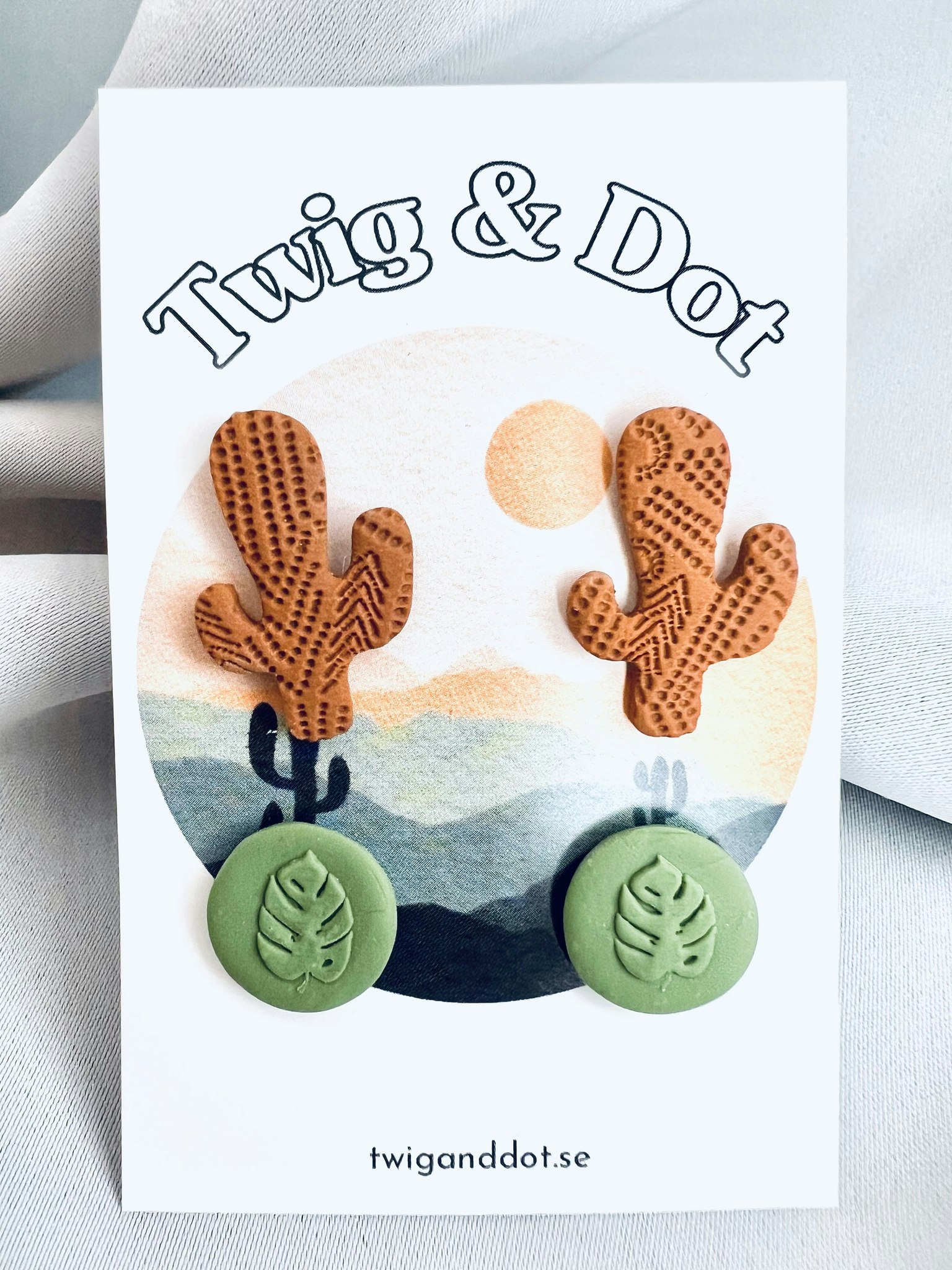 Terracotta boho Cactus + Monstera button