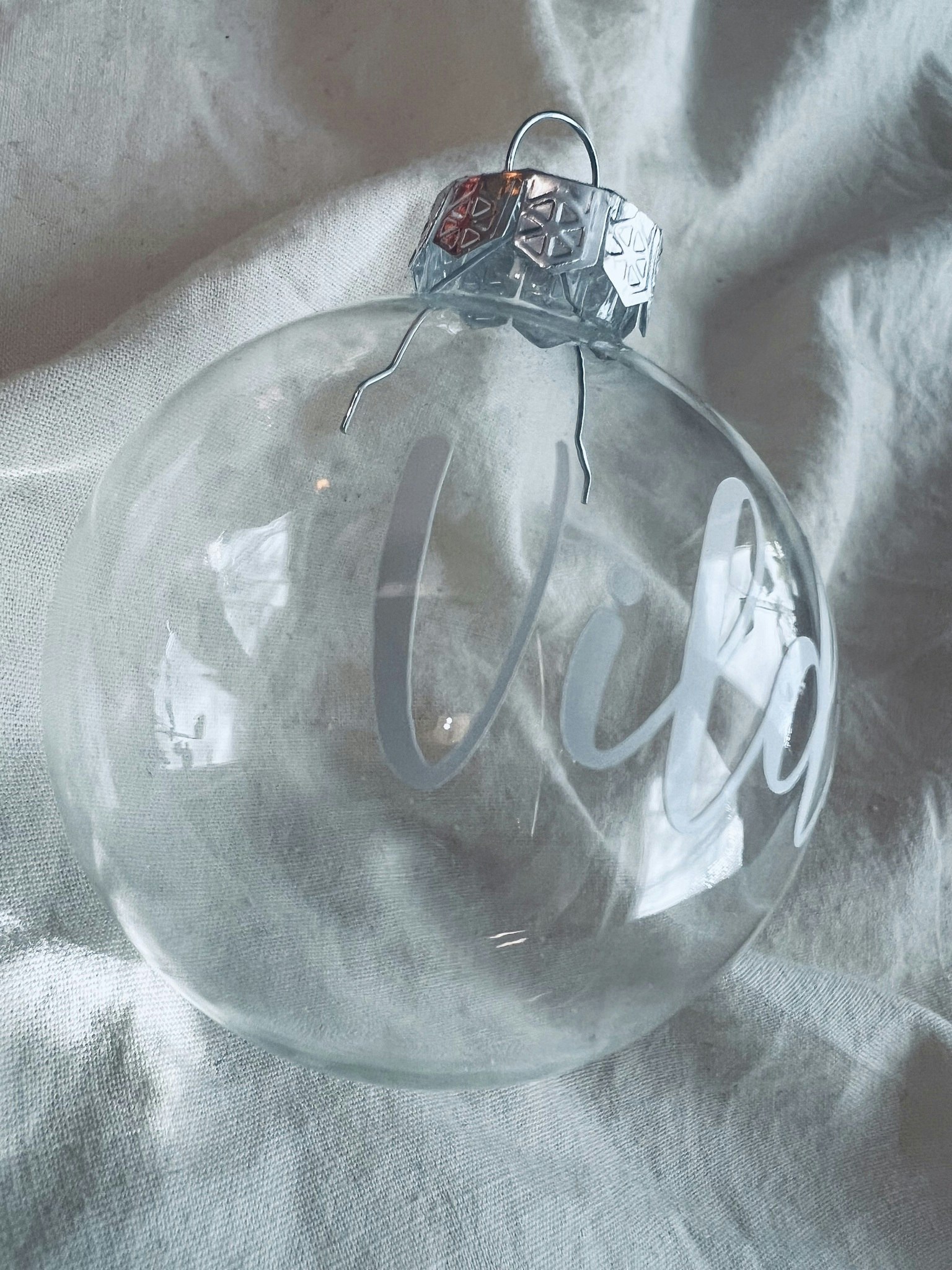 ” Frosty the Snowman” Julkula med namn - Glas