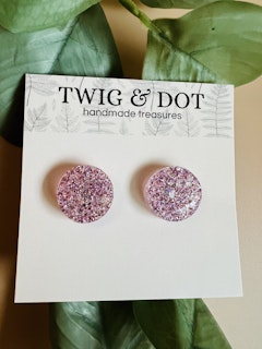 Crystal lilac studs