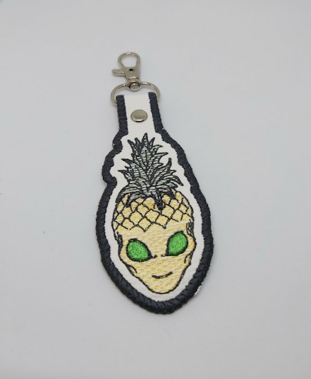 Broderad nyckelring - Alien