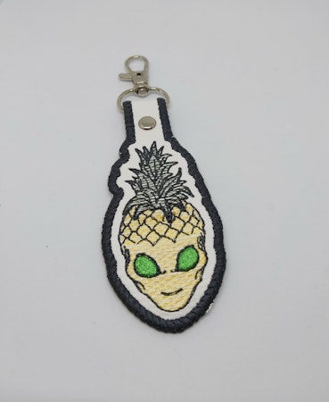 Broderad nyckelring - Alien