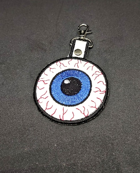 Broderad nyckelring - Eyeball