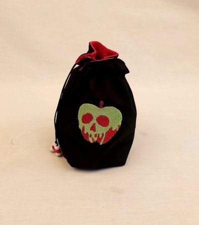 Broderad tärningspåse - Poison apple