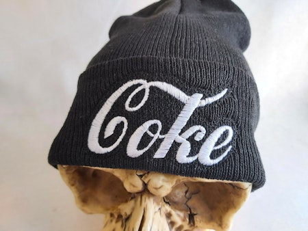 Mössa - Coke