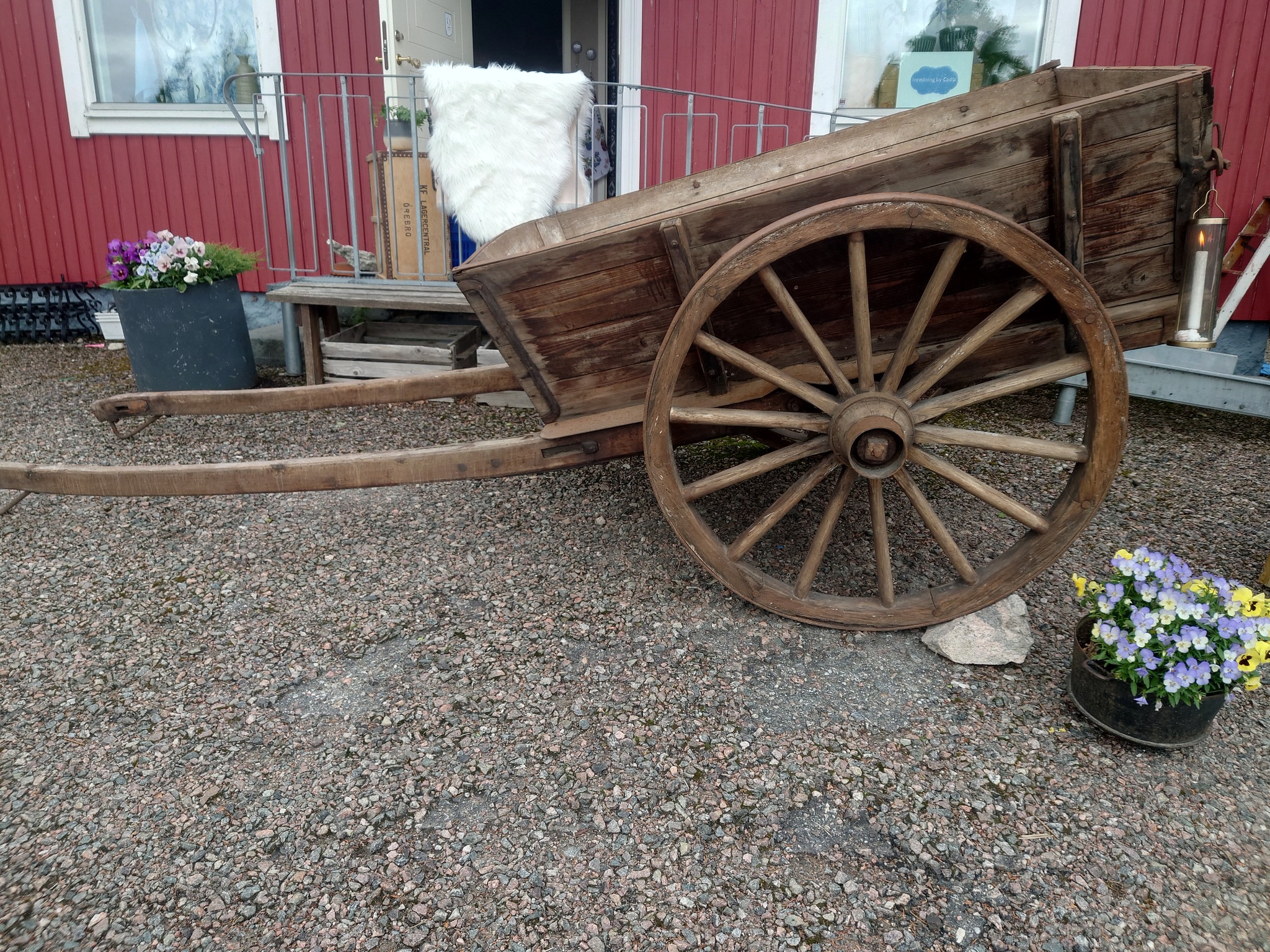 Antik gammal hästvagn