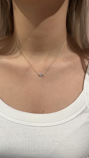 Lynne halsband