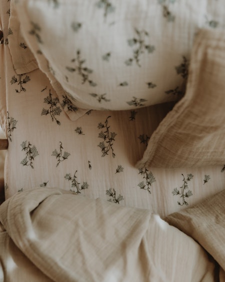 Garbo&Friends - Muslin Fitted Sheet Junior 60x120 - Bluebell