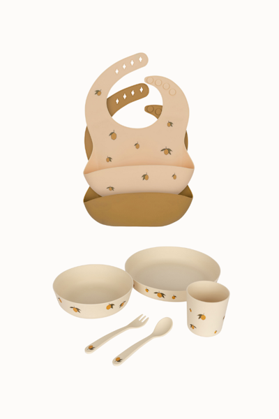 Konges Sløjd - Presentkit Dinner Set & 2 pack Silicone Bib - Lemon