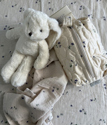 Presentkit - Mini Svea, Toiletry Bag Small & 2st Muslin Blankets Viola