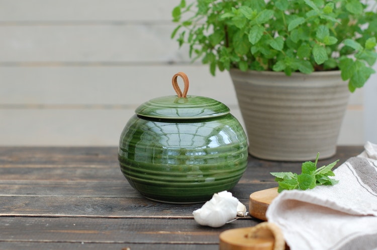 Burk med lock 1,5 liter, fler färger - Milla Keramik- Handgjord keramik i  stengods