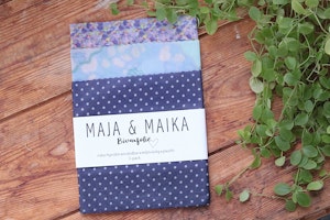 Bivaxfolie Blåa blommiga toner - Maja & Maika