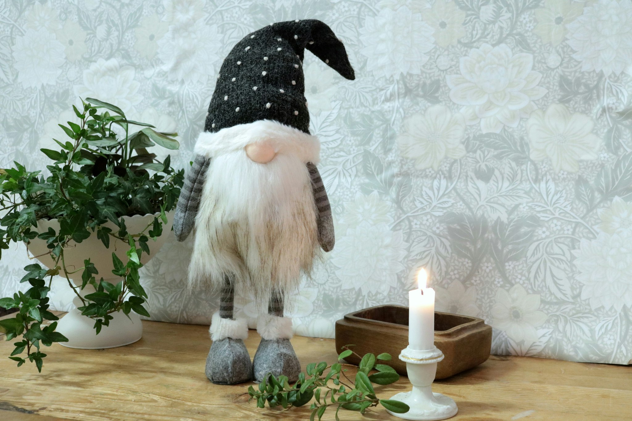 Tomte Ivar Grå - Wikholm Form