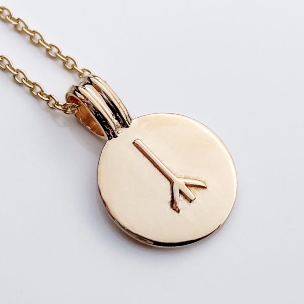 Soldiser Rune Pendant Yr Gold Necklace Zoomed in