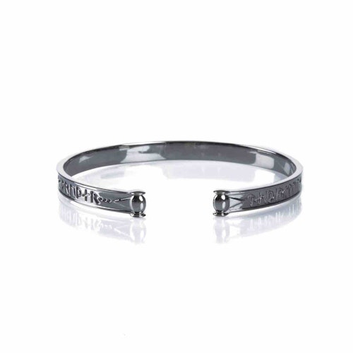 Truds svarta silverarmband