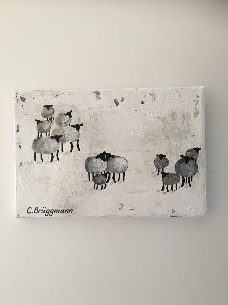 Ljuva, dova och stilrena nyanser på denna originalkonst med får, målad av C.Brüggmann. Köp konst online på cbruggmann.se