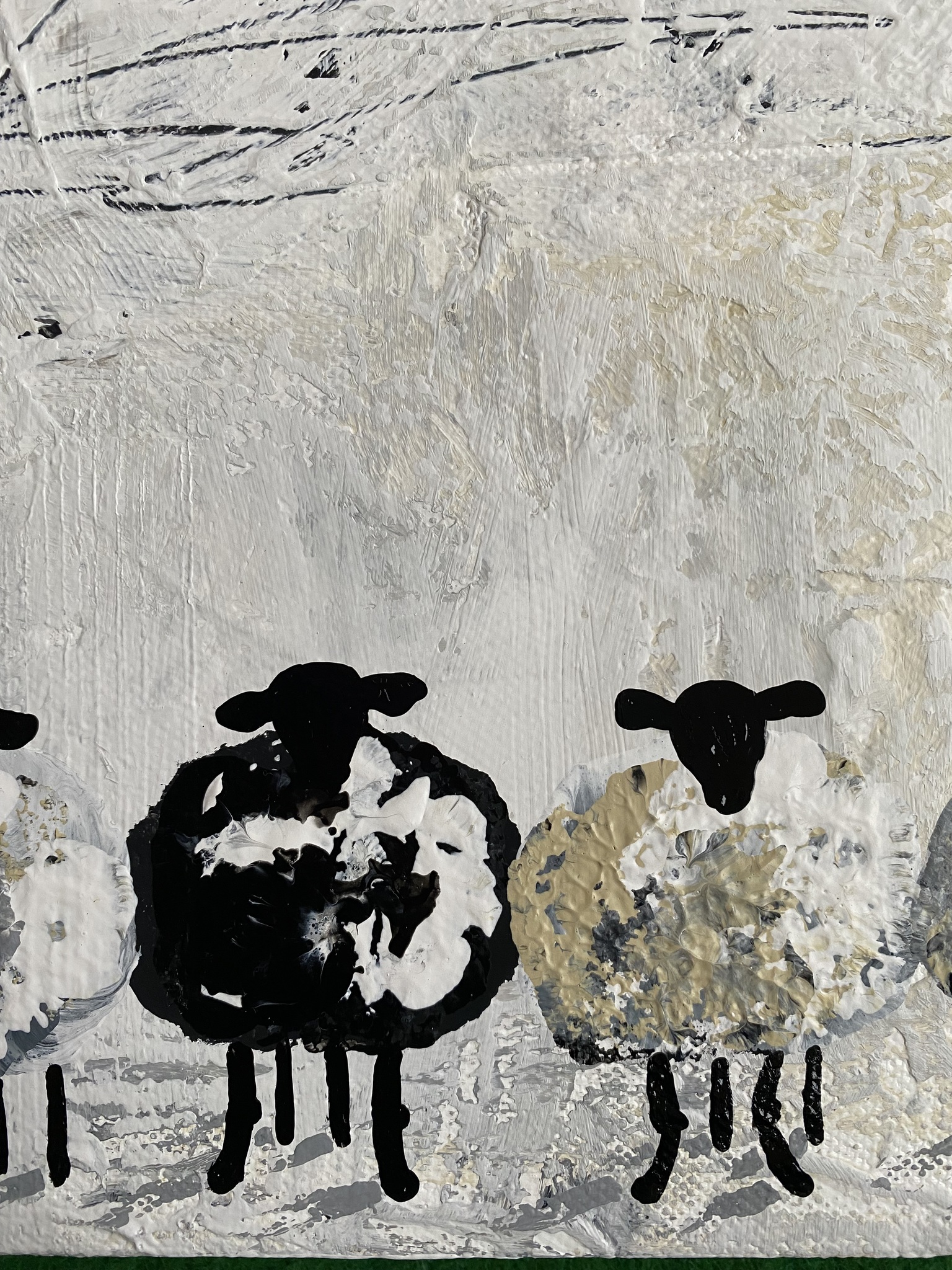 Fårmotiv av fårkonstnären C.Brüggmann som målat denna fabolösa fårtavla med får i svart, grått, vitt och beige.