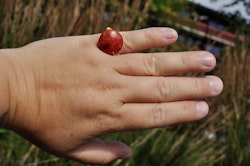 Håndlaget Ring med Rød Jaspis
