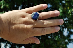 Håndlaget Ring med Lapis Lazuli