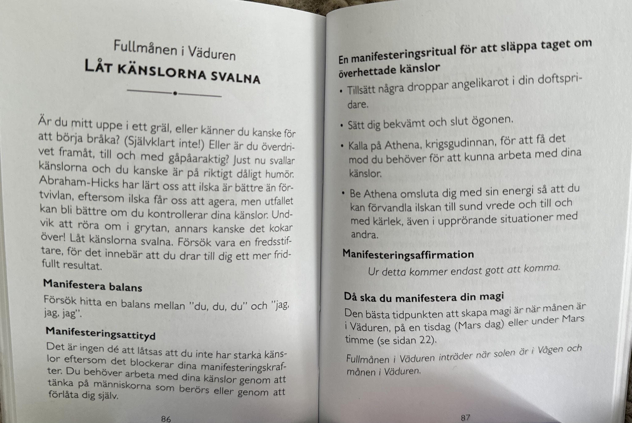 Månologi orakel kort svenska