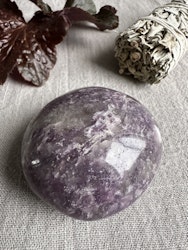 Lila Lepidolit Cuddle stone