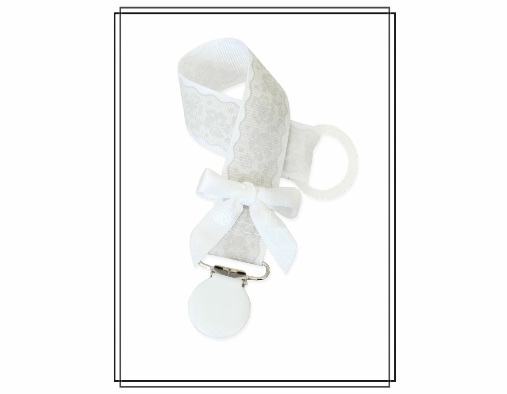 Napphållare vit med spetsmönster och liten rosett - vitt clip