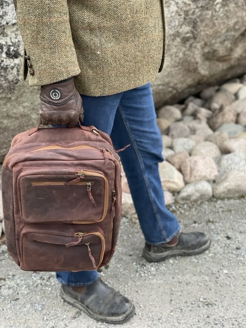Vacker handgjord duffel ryggsäck i äkta skinn