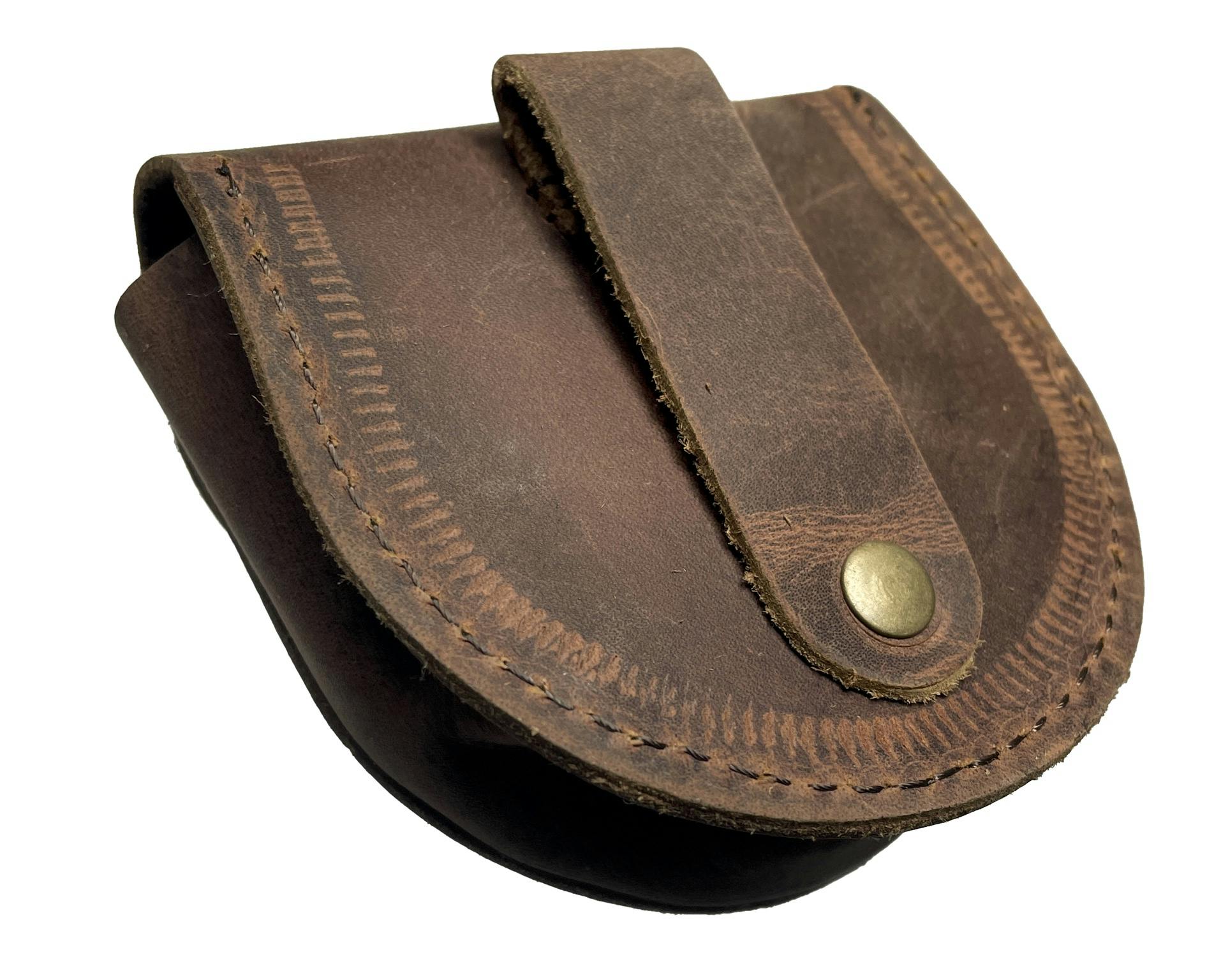 Chew pouch in leather