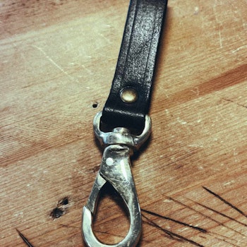 Leash Hook in Leather/ Brass
