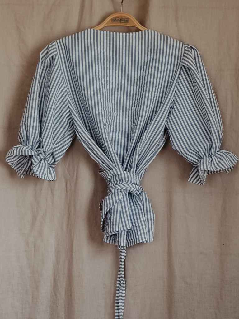 PUFFY TOP - STRIPED WHITE/BLUE