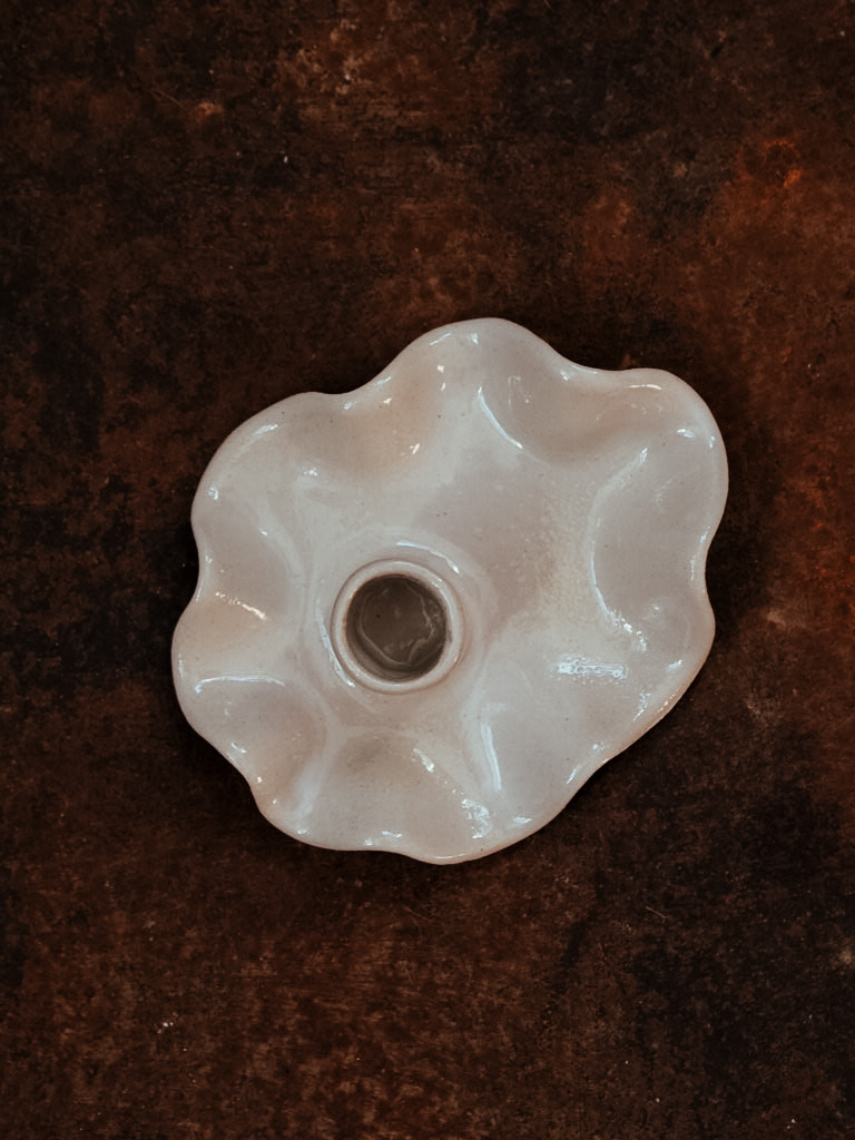 Ljusstake i keramik i vit glasyr – Ateljé Lupp