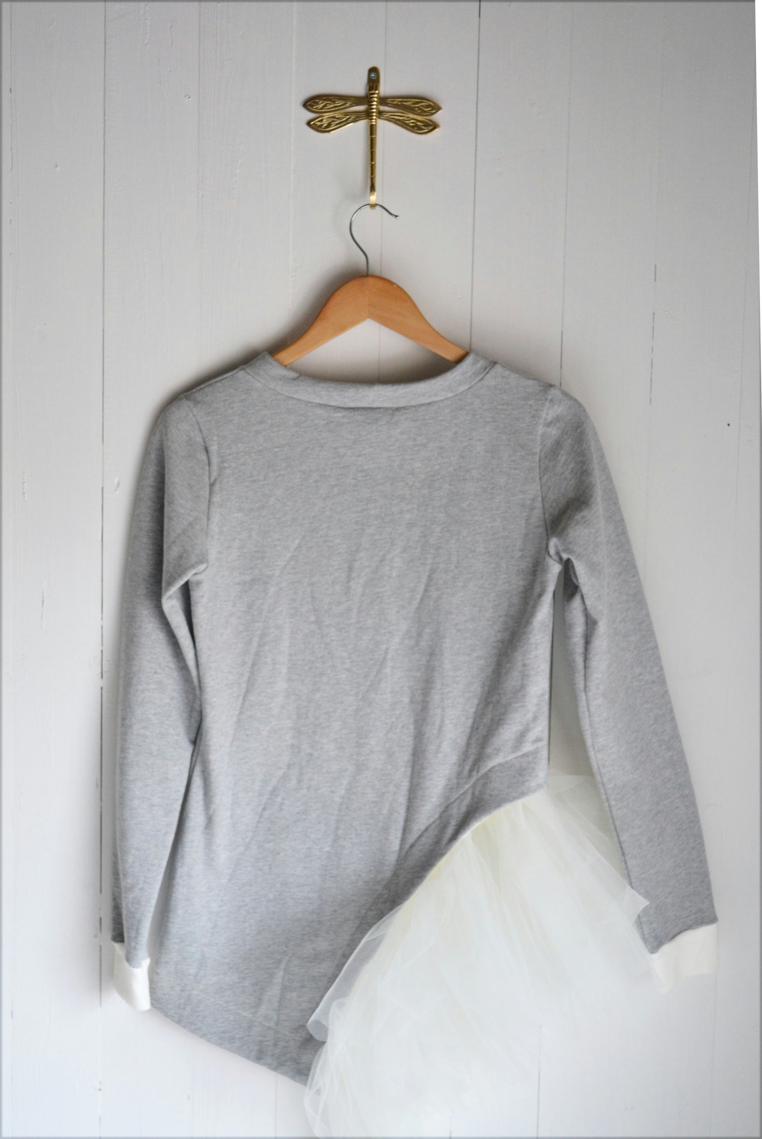 WING SWEATER LIGHT GREY